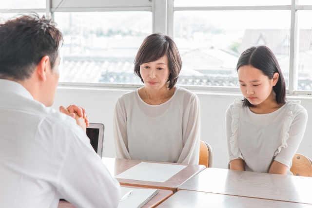 不登校の親が孤立しないために｜保護者会・親の会の活用方法