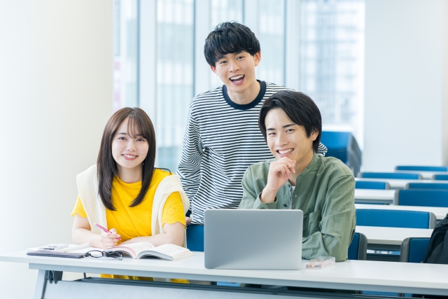 フリースクールよりオルタナティブスクールを選ぶべき児童・家庭とは？それぞれの特徴と強みを比較